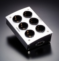 Сетевые фильтры и разветвители FURUTECH e-TP60E(R) Сетевые фильтры и разветвители FURUTECH e-TP60E(R)